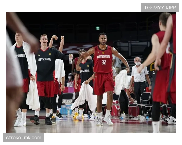 安东尼高光表现助力球队取得关键胜利