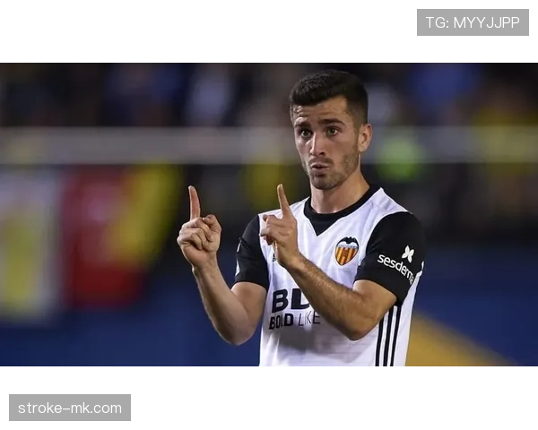 加亚边后卫攻守均衡风格解析